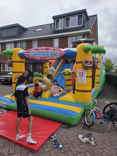 Foto 2 van 5 bij het verslag van Buurtbbq/borrel