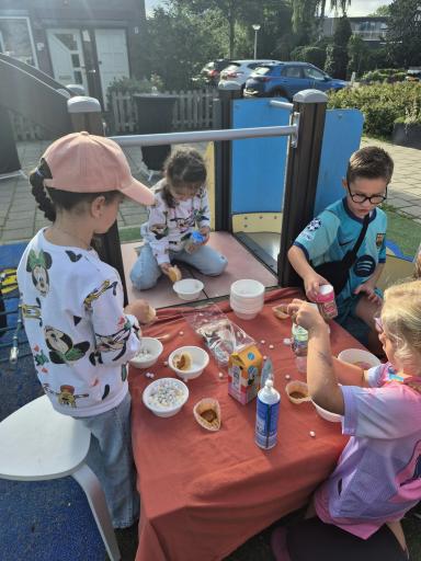 Foto 6 van 11 bij het verslag van Heel Sporenbuurt-West Bakt!