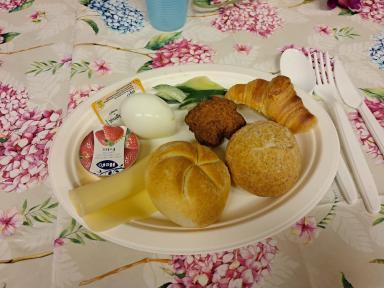Foto 4 van 7 bij het verslag van Week tegen Eenzaamheid; Samen aan tafel