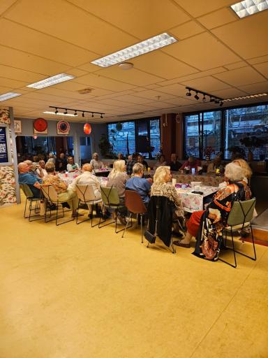 Foto 5 van 7 bij het verslag van Week tegen Eenzaamheid; Samen aan tafel