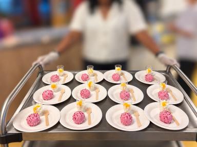 Foto 7 van 7 bij het verslag van Week tegen Eenzaamheid; Samen aan tafel